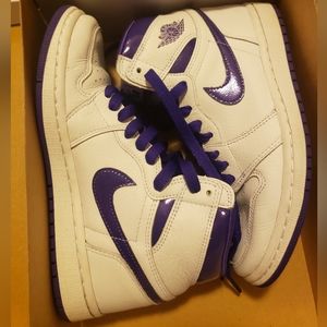 Nike Air Jordan 1 retro high OG court purple woman's size 5